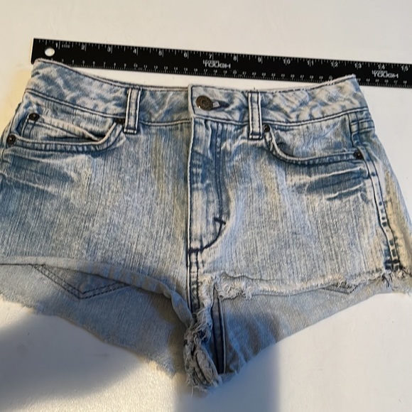 Moto  size 2 denim shorts with stretch pockets frayed hem - Picture 5 of 8